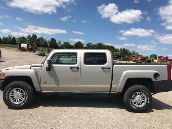 ***2009 Hummer H3T*** 4.9 foot bed--AWD!! for sale in Finchville, KY – photo 5