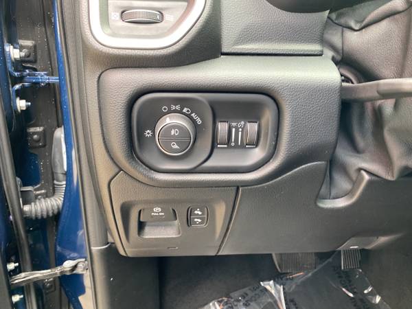 2019 RAM 1500 Big Horn/Lone Star 4x4 Crew Cab 57 Box for sale in Dodgeville, WI – photo 23