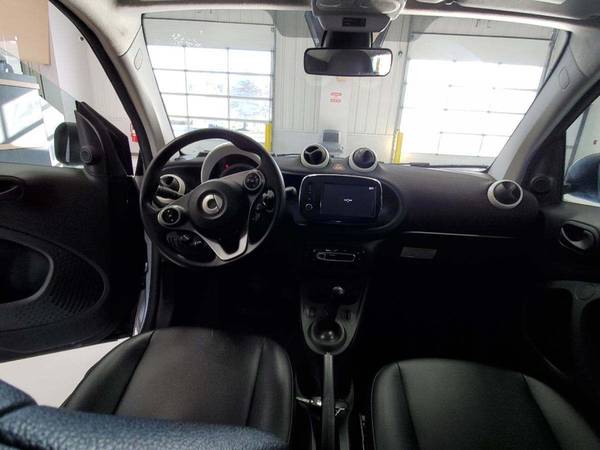 2017 smart fortwo Proxy Hatchback Coupe 2D coupe Silver - FINANCE -... for sale in Memphis, TN – photo 21