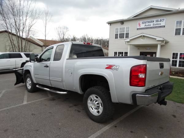 ** 63K Chevrolet 2500HD LT Plow Truck ** - cars & trucks - by dealer... for sale in Medina, OH – photo 8