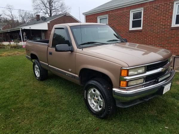 1995 Chevrolet K1500 4x4 - cars & trucks - by owner - vehicle... for sale in Roanoke, VA – photo 3