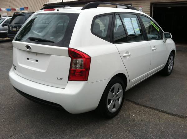 2009 Kia Rondo LX - - by dealer - vehicle automotive for sale in Columbia, PA – photo 6