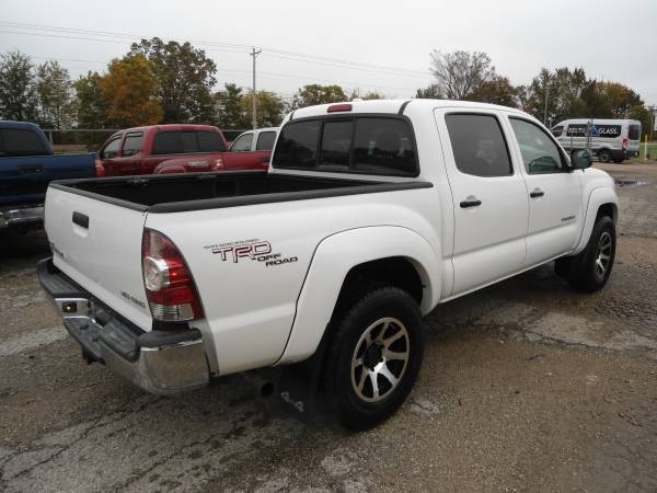 2009 Toyota Tacoma 4 Door 4WD - cars & trucks - by owner - vehicle... for sale in Jonesboro, AR – photo 3