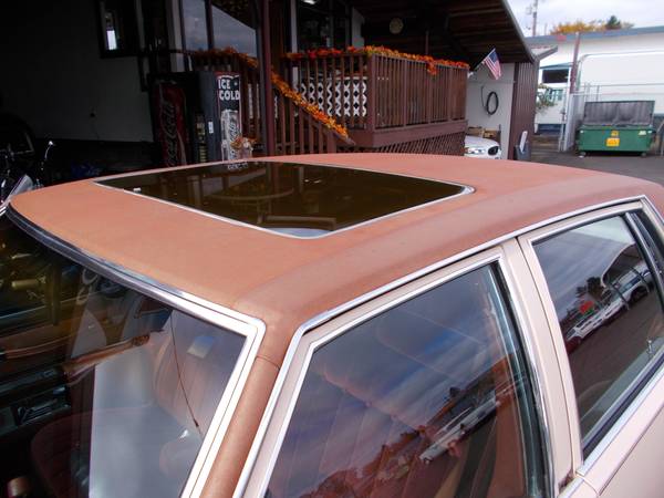 1977 Cadillac Sedan Diville, 36,654 original miles. 425 V-8, auto tran for sale in Creswell, OR – photo 6