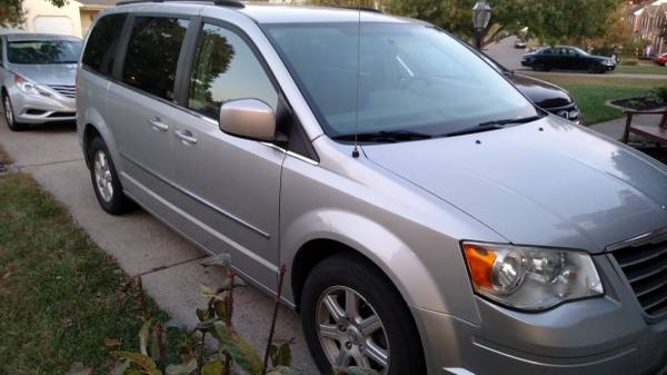2010 Chrysler Town and Country for sale in Cincinnati, OH