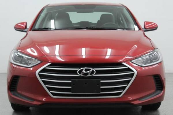 2017 Hyundai Elantra SE sedan Red for sale in Farmington, AR – photo 4