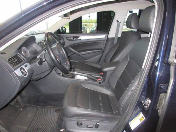 2012 Volkswagen Passat TDI SE - Try - - by dealer for sale in Farmington, IL – photo 14