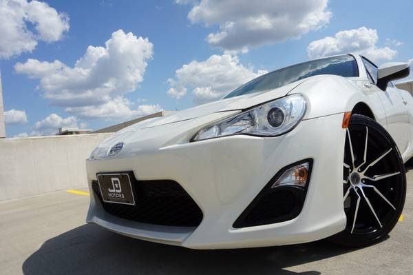 2015 Scion FR-S *(( 6 SPEED MANUAL FRS ))* Pearl White !! for sale in Austin, TX – photo 13
