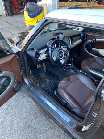 08 Mini Cooper clubman S - cars & trucks - by owner - vehicle... for sale in Bronx, NY – photo 3