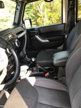2014 Jeep Wrangler Rubicon Unlimited Sport Utility w/ Hard & Soft... for sale in Upton, MA – photo 7