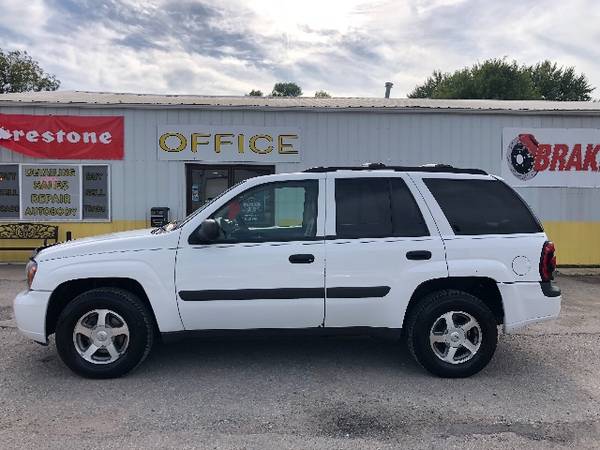 2005 CHEVROLET TRAILBLAZER LS+4X4+NEW BRAKES+FREE CARFAX+NO FEES for sale in CENTER POINT, IA – photo 2