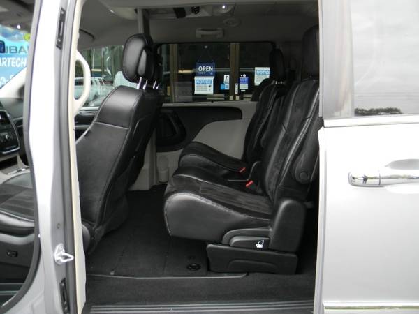 2014 Chrysler Town & Country TOURING-L 30TH ANNIVERSARY 7-PASSENGER... for sale in Plaistow, MA – photo 12