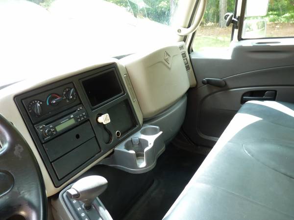 2009 International 4300 Cab & Chassis Truck DT466 Turbo Diesel Auto for sale in Duluth, GA – photo 12