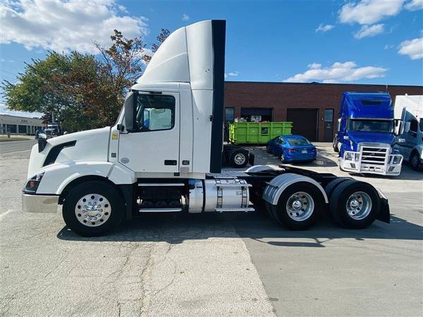 2015 *Volvo* *VOLVO VN DAY CAB* 14600 - cars & trucks - by dealer -... for sale in Phoenix, AZ – photo 3