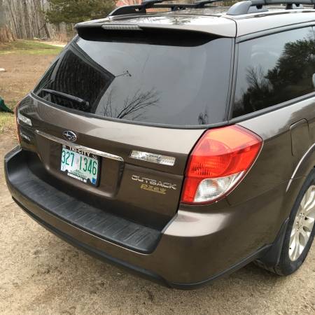 Nice 2009 Subaru Outback limited for sale in Wolfeboro Falls, NH – photo 2
