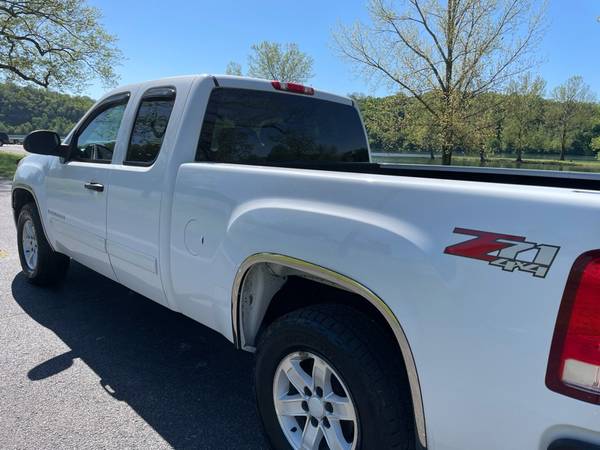 2007 GMC Sierra 1500 4x4! ONE OWNER! - - by dealer for sale in Forsyth, IL – photo 13