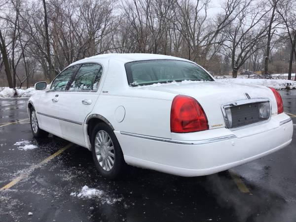2003 Lincoln town car signature series like new - - by for sale in Frankfort, IL – photo 8
