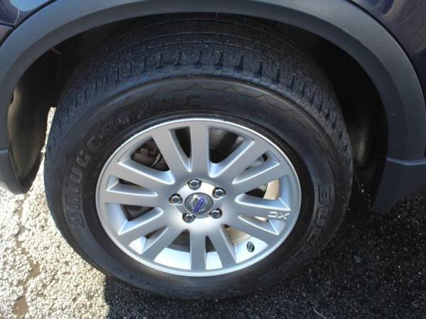 2008 Volvo XC90 w/Sunrfoof/3rd Row Non Smoker Owned* - cars & trucks... for sale in Louisville, KY – photo 17