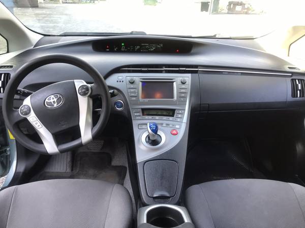 2014 Toyota Prius III. Clean title. - cars & trucks - by owner -... for sale in Savannah, GA – photo 11