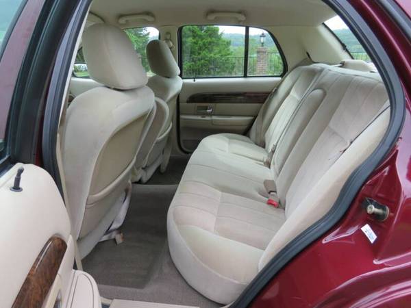 2005 MERCURY GRAND MARQUIS GS - cars & trucks - by dealer - vehicle... for sale in Sevierville, TN – photo 17
