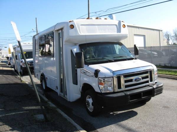 2016 Ford Econoline E450 - Super Clean! - - by dealer for sale in Prospect Park, PA – photo 4