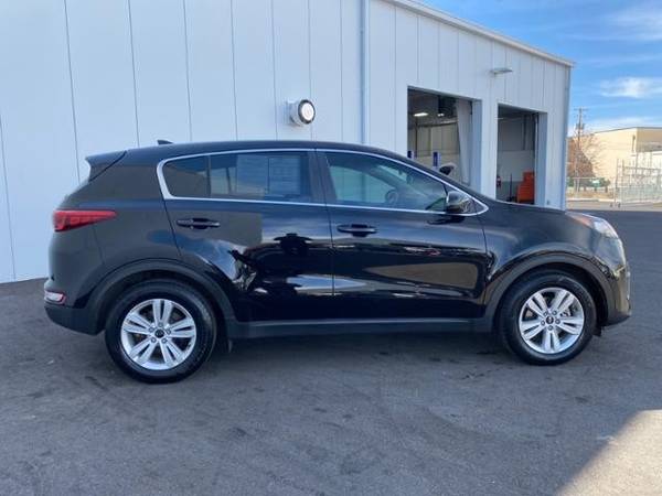 2017 Kia Sportage LX FWD SUV - - by dealer - vehicle for sale in Klamath Falls, OR – photo 4