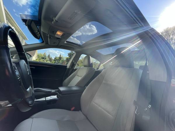 Lexus ES 350 Ultra Luxury Pkg 4D Sedan for sale in Saint Paul, MN – photo 15