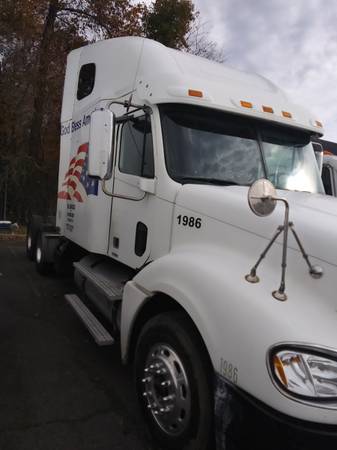2008 Freightliner - cars & trucks - by owner - vehicle automotive sale for sale in Richmond , VA – photo 2