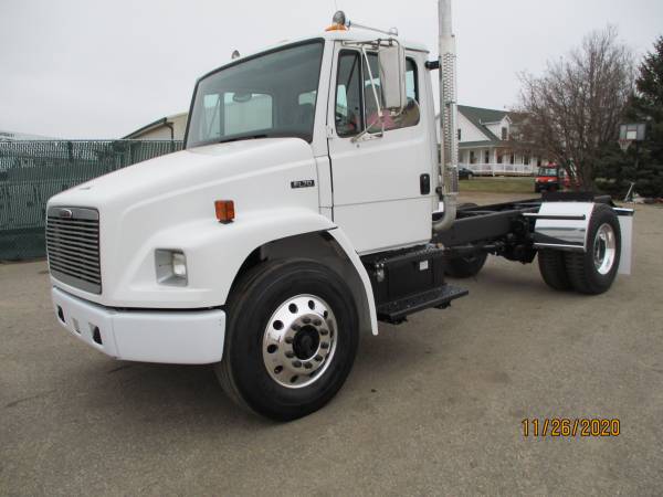 2000 Freightliner FL70 Cab&Chassis 8.3 Cummins 1 Owner Low Miles -... for sale in Jordan, IL – photo 2