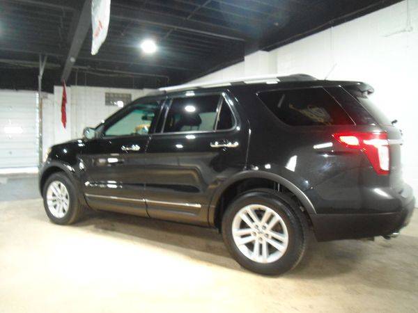 2011 FORD EXPLORER XLT - FINANCING AVAILABLE-Indoor Showroom! for sale in PARMA, OH – photo 6