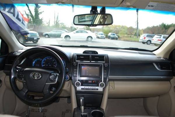 2014 Toyota Camry Electric Hybrid XLE Sedan 4D Sedan - cars & trucks... for sale in Glen Burnie, MD – photo 23