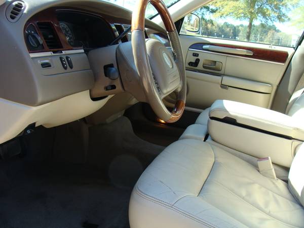 2004 LINCOLN TOWNCAR ULTIMATE 4 DOOR RUNS GREAT!! STOCK #839... for sale in Corinth, MS – photo 7