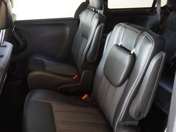 2015 Chrysler Town and Country S 4dr Mini Van for sale in 48433, MI – photo 8