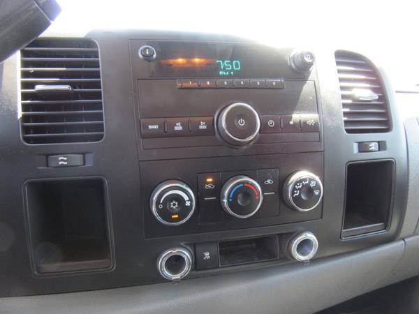 2011 Chevy Silverado 2500HD 4X4 Long Box 6.0L Gas!!! - cars & trucks... for sale in Billings, WY – photo 12