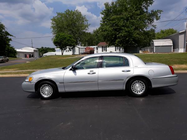 2002 Lincoln Town Car - cars & trucks - by dealer - vehicle... for sale in Bloomington, IN – photo 14