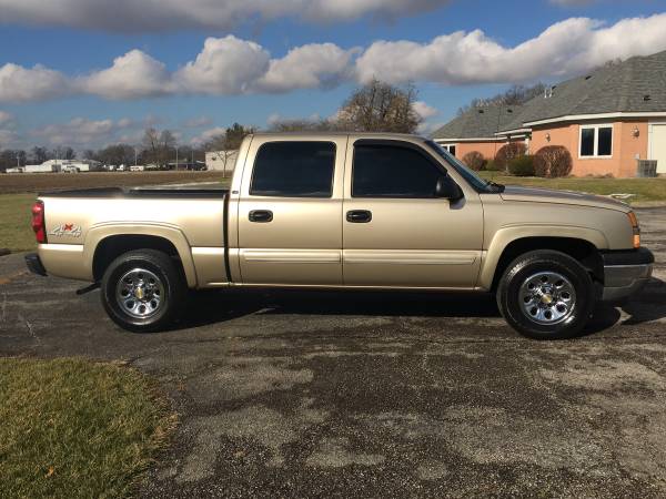 2005 Chevrolet Silverado LS 4X4 Quad Cab Southern Truck $9650 - cars... for sale in Chesterfield Indiana, IN – photo 2