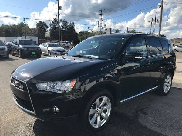 2010 MITSUBISHI OUTLANDER...GUARANTEED FINANCING FOR EVERYONE!!! for sale in Akron, OH – photo 2