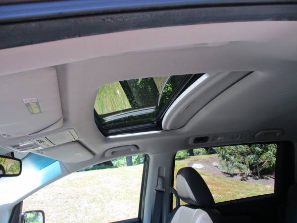 2011 Honda Odyssey EX-L - Navigation, Rear Cam, Bluetooth, LOADED! for sale in Kirkland, WA – photo 10