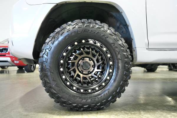 2010 TOYOTA 4RUNNER 4X4 SR5 LIFTED UPGRADED WHEELS M/T TIRES - cars... for sale in Portland, OR – photo 7