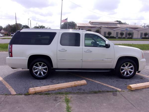 2010 GMC YUKON XL 6 2L V8 DENALI LEATHER IN DASH BACK UP CAM - cars for sale in Metairie, LA – photo 4