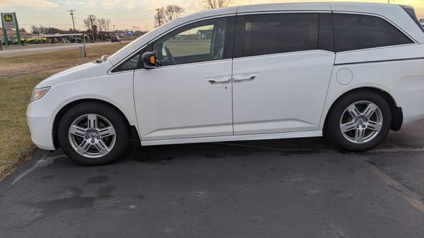Honda Odyssey - Touring 2011-by owner - cars & trucks - by owner -... for sale in Cannon Falls, MN – photo 7
