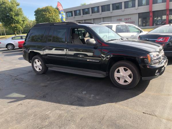 2003 CHEV TRAILBLAZER -3 RD ROW -DVD/TV LADY OWNED AC LOADED MUST GO for sale in Anderson, IN – photo 2