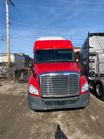 2012 Freightliner Cascadia Only 659.000 miles - cars & trucks - by... for sale in Lombard, IL – photo 2