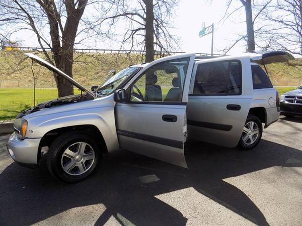 2004 Chevrolet Chevy TrailBlazer 4dr 4WD EXT LS - - by for sale in Norton, OH – photo 18