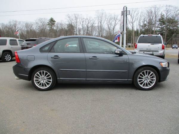 2011 Volvo S40 T5 Heated Leather Low Miles Sedan for sale in Brentwood, MA – photo 2
