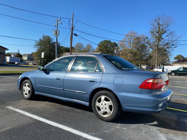 2000 Honda Accord EX - Leather Very Clean Only 141K - cars & trucks... for sale in Virginia Beach, VA – photo 3