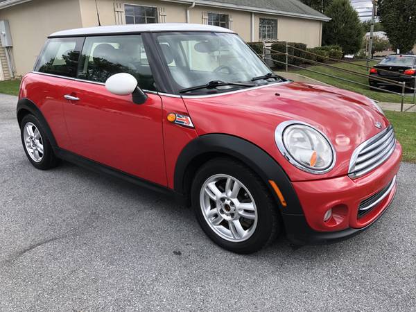12 Mini Cooper Red 6 Speed Clean Carfax Pano Roof Excellent Condition for sale in Palmyra, PA – photo 4