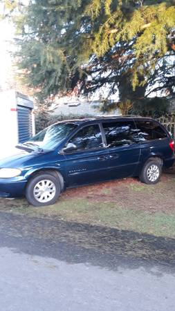 2001 Chrysler Town & Country EX for sale in Seattle, WA – photo 2