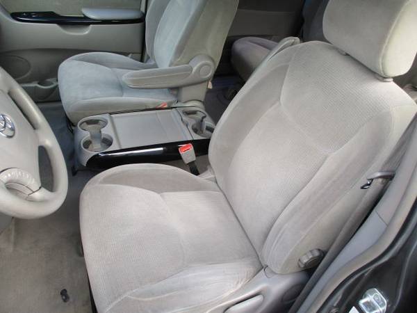 2004 Toyota Sienna 8-Passenger Minivan w/Clean Carfax - cars &... for sale in Santa Clara, CA – photo 12