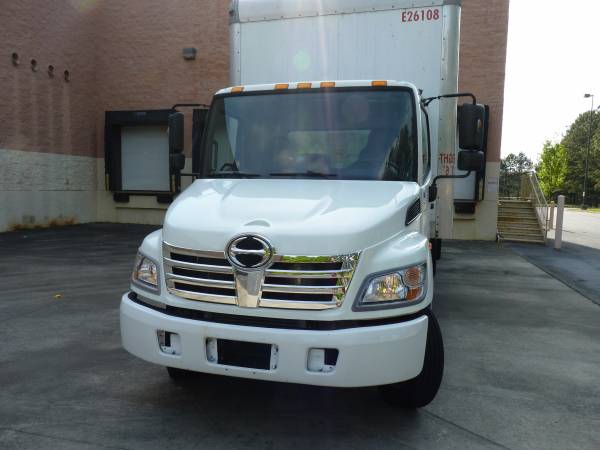 2010 HINO Toyota 185 Box Truck Turbo Diesel Liftgate LOW MILES for sale in Roswell, GA – photo 2